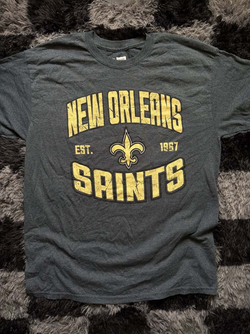 NFL New Orleans Saints Heather Charcoal Distressed Graphic T-Shirt